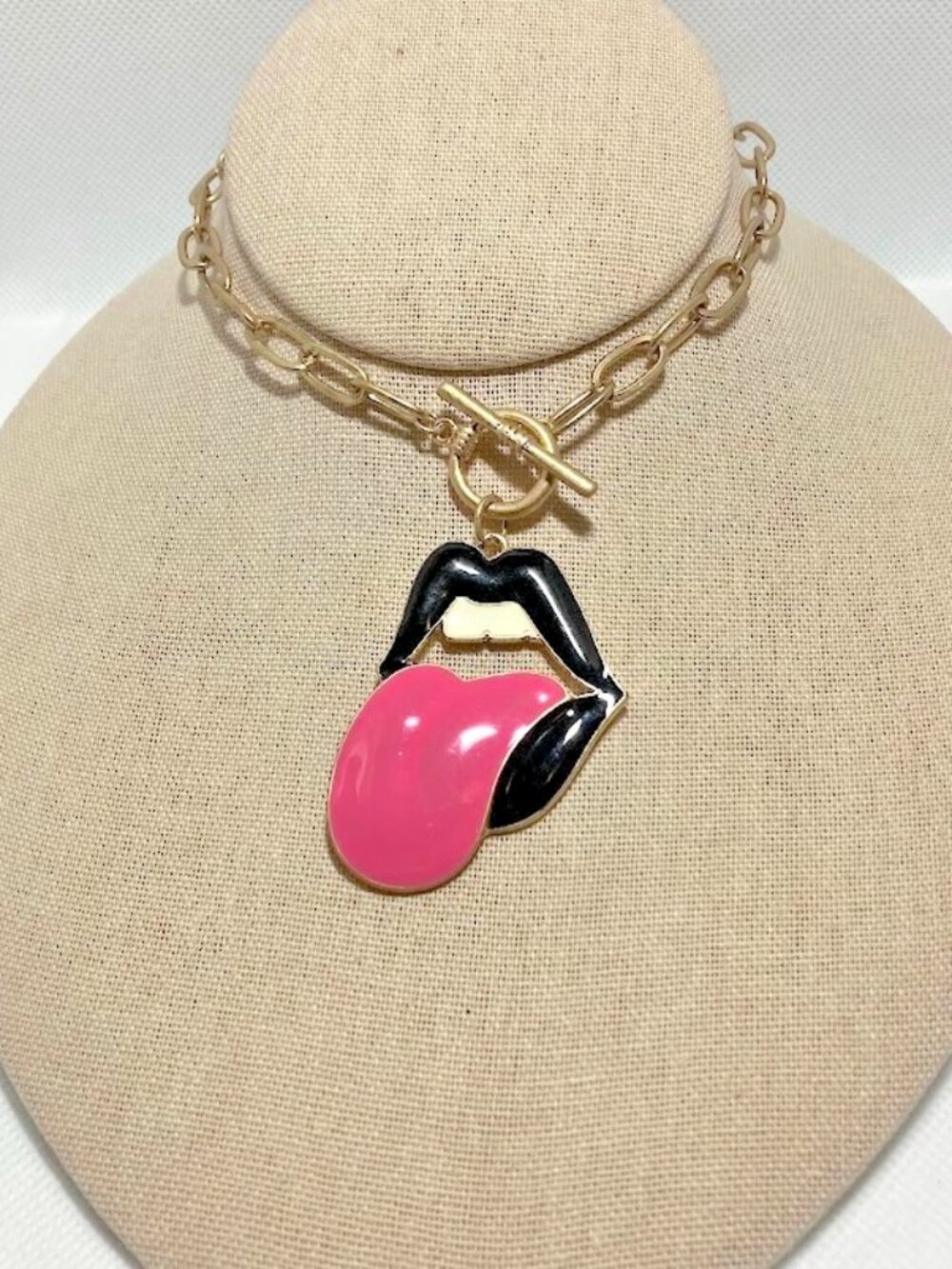 Front Toggle Lips Necklace Gold-Tone Paperclip Chain Pop Art Rock N Roll